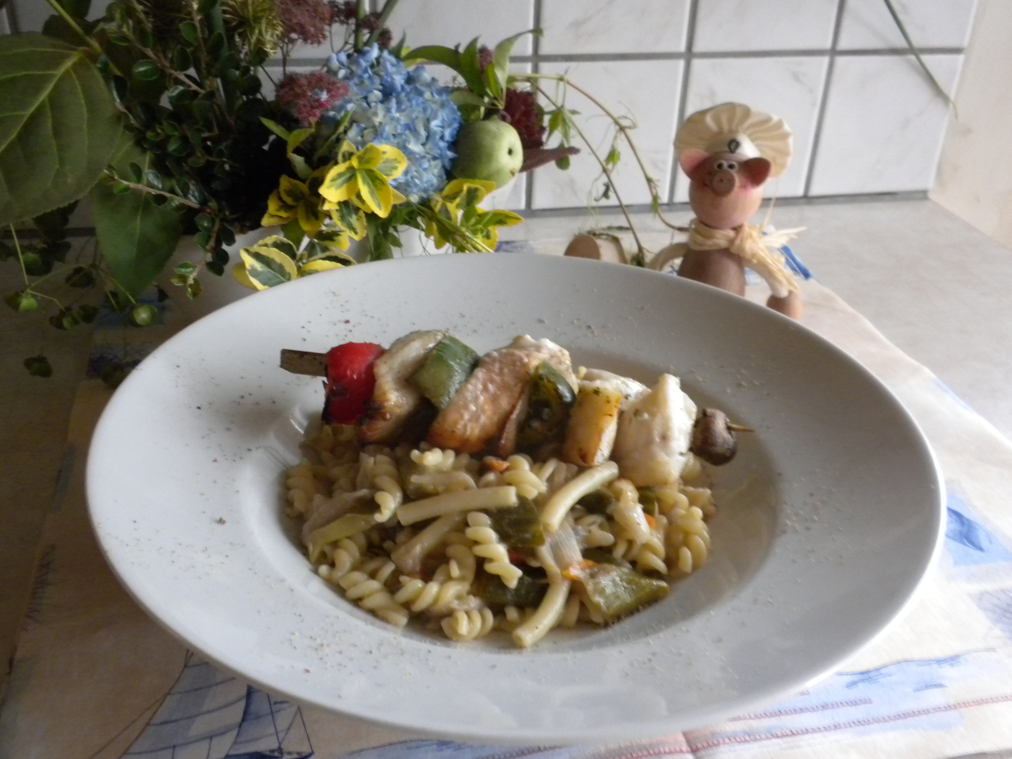 Visbrochette met duo van pasta