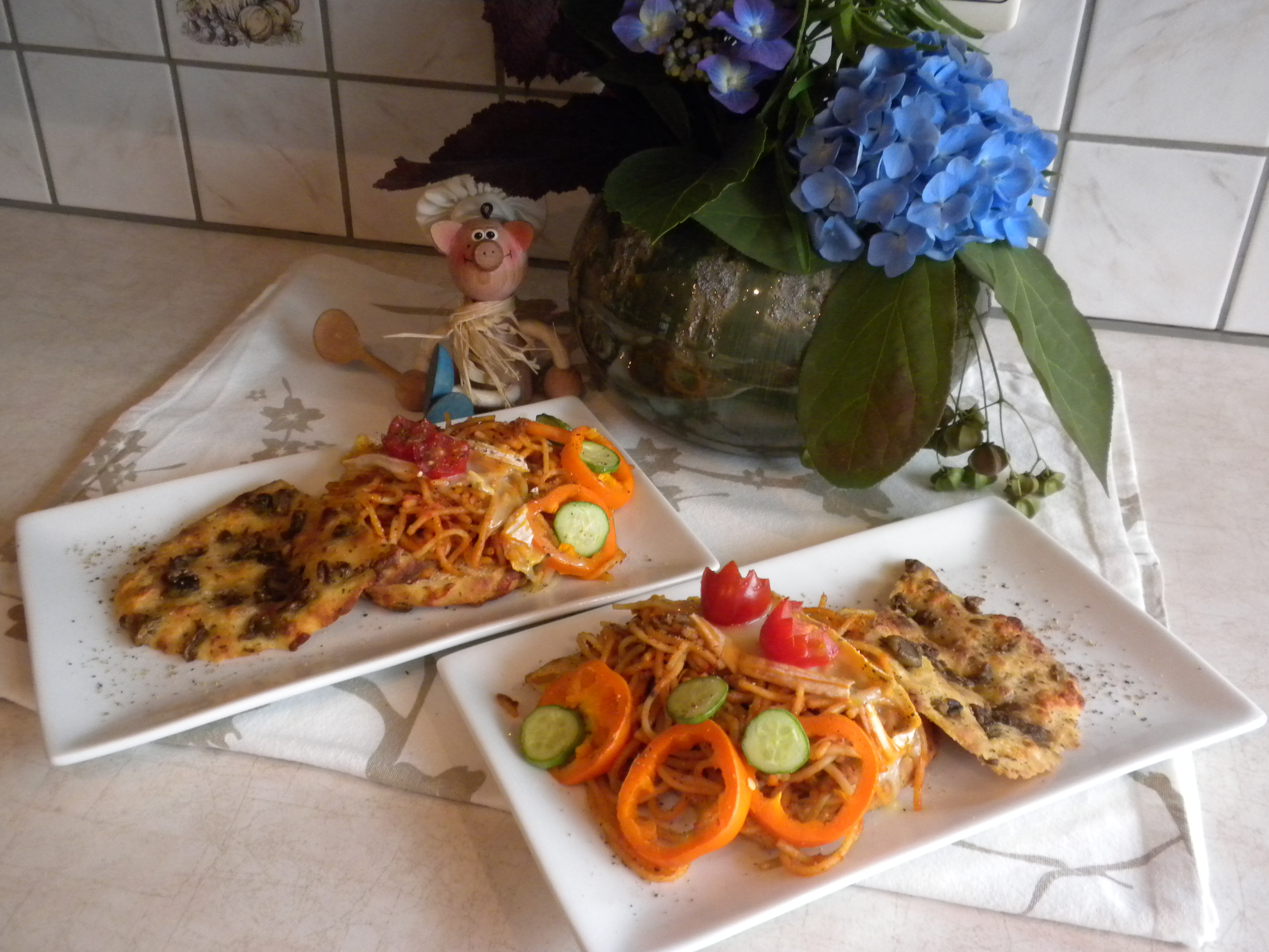 Focaccia gevuld met overschotjes van spaghetti