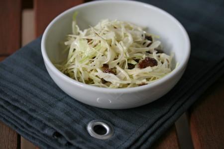 Witte koolsalade met feta en heerlijke dressing