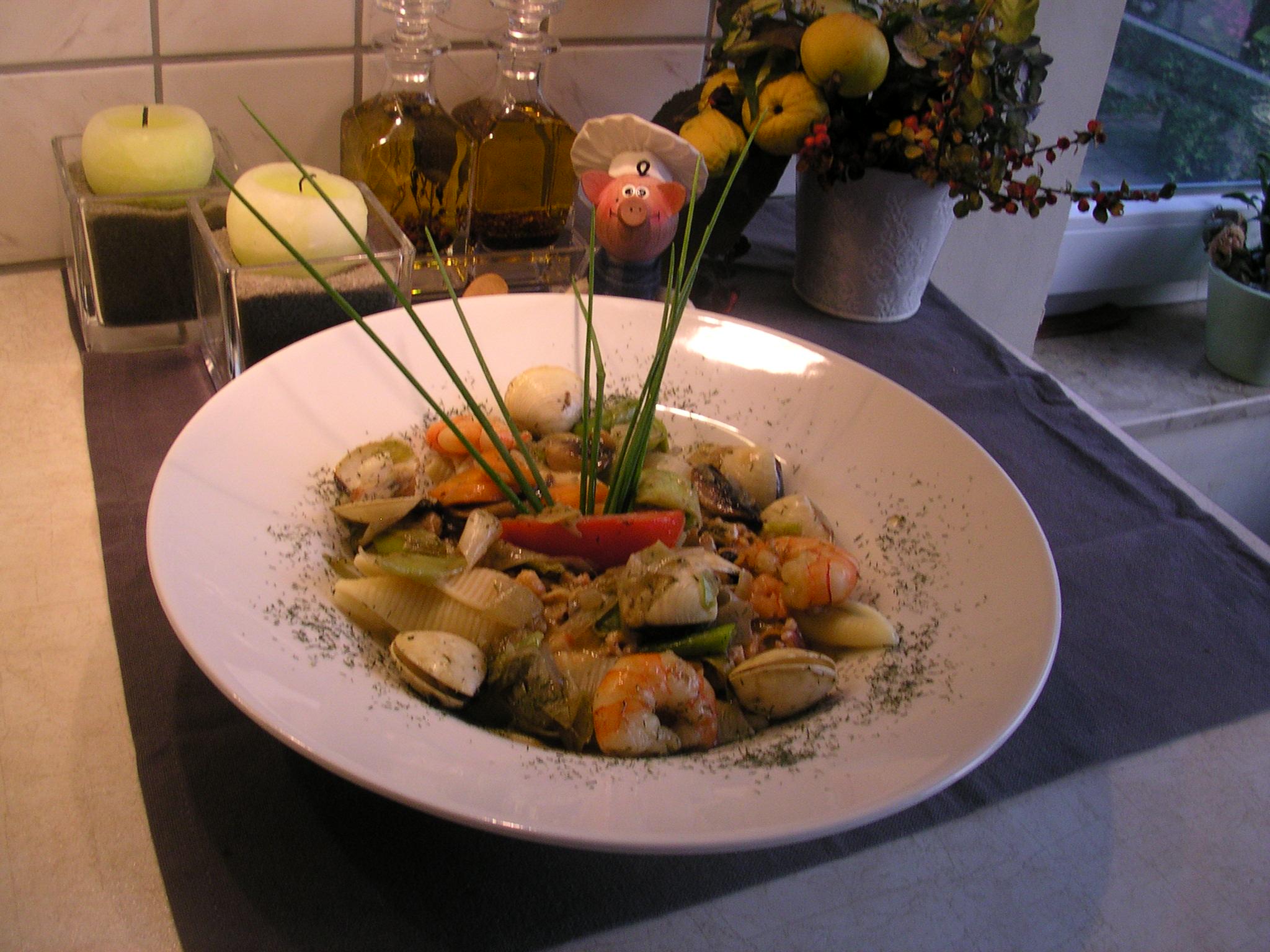 Trio van vis met pasta en groenten