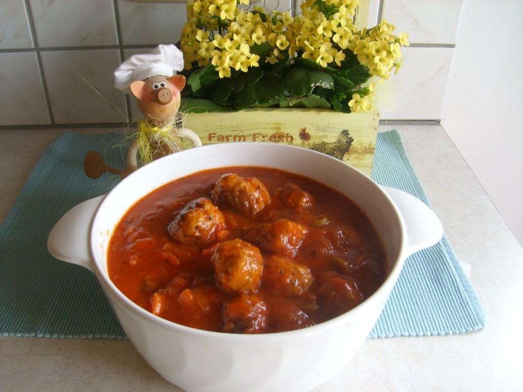 Vlees: gehaktballetjes in een apart tomatensausje