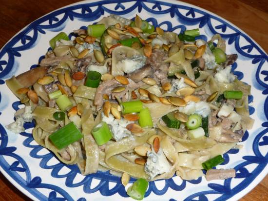 Pasta met paddenstoelen en courgette