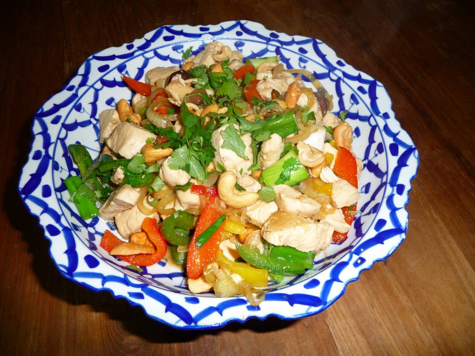 Thaise kip/cashew van de kookles in Thailand