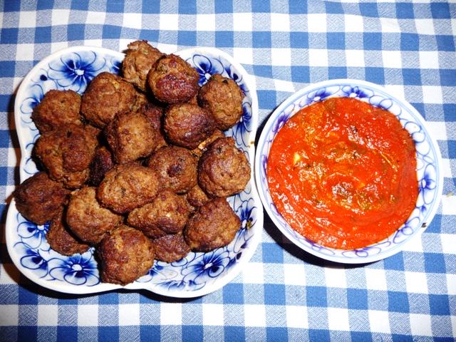 Tapas: Spaanse gehaktballetjes (Albondigas) in pikante saus