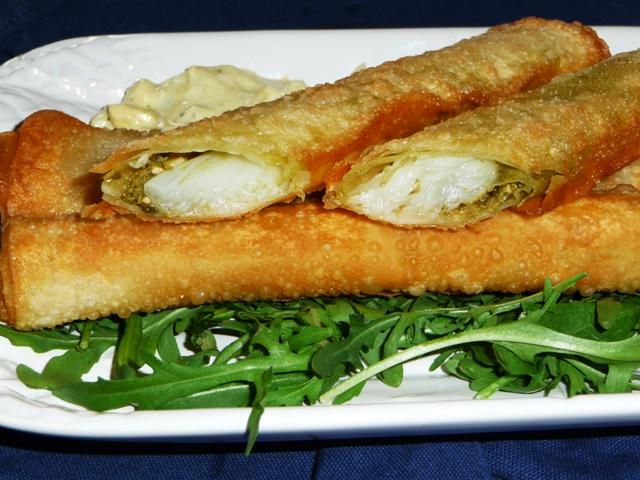 Asperge loempia met ei/pestosaus