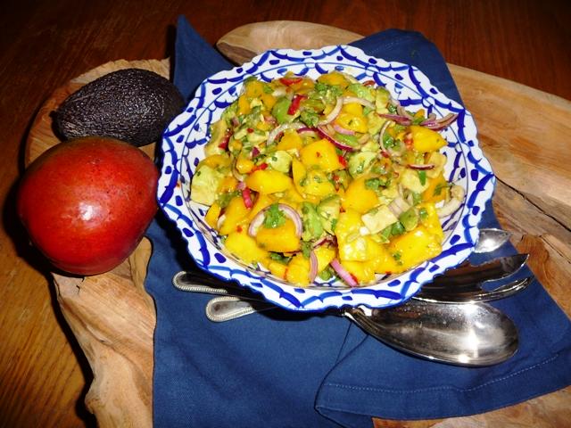 Exotische salade met mango en avocado