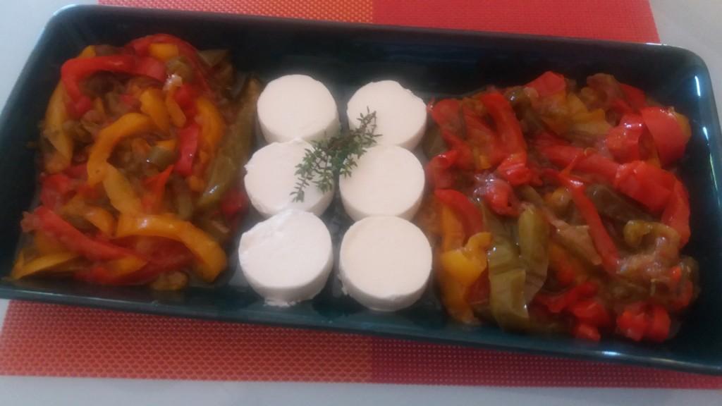 Peperonata van paprika met heerlijke zachte geitenkaas