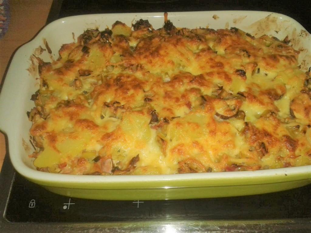 Franse ovenschotel met prei, champignons, ham en kaas