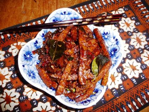 Tempeh manis (van de Balinese kookles)