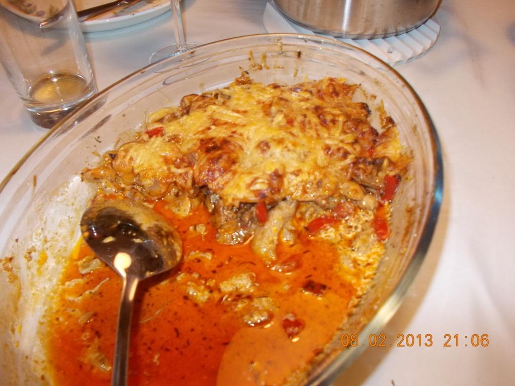 Romige gegratineerde gyros met champignons en paprika