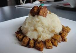 Knolselderijpuree met smaakbommetjes