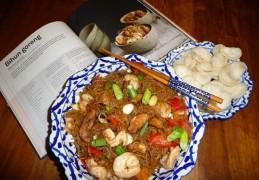 Bihun goreng ayam udang