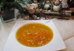 Soepje van wortelen met fijn gesneden kip