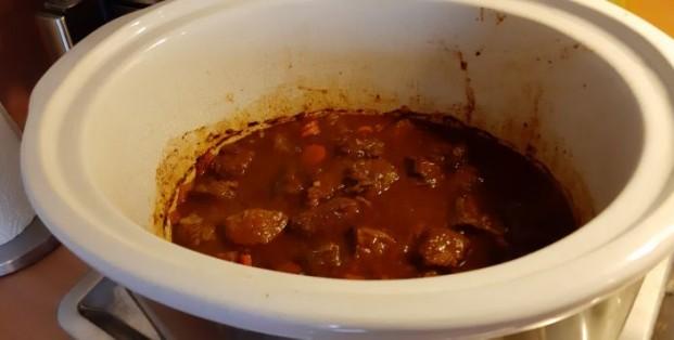 Ierse rundvleesstoofpot met Guinnes voor slowcooker en braadpan