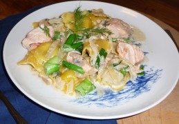 Pasta met zalm, venkel en dille in roomsaus