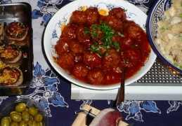Kruidige gehaktballetjes in tomatensaus (glutenvrij)