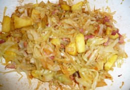 Stamppot met spitskool en ananas