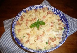 Pasta met asperges, zalm en garnalen