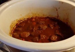 Ierse rundvleesstoofpot met Guinnes voor slowcooker en braadpan