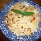 Pasta met asperges en gerookte kip